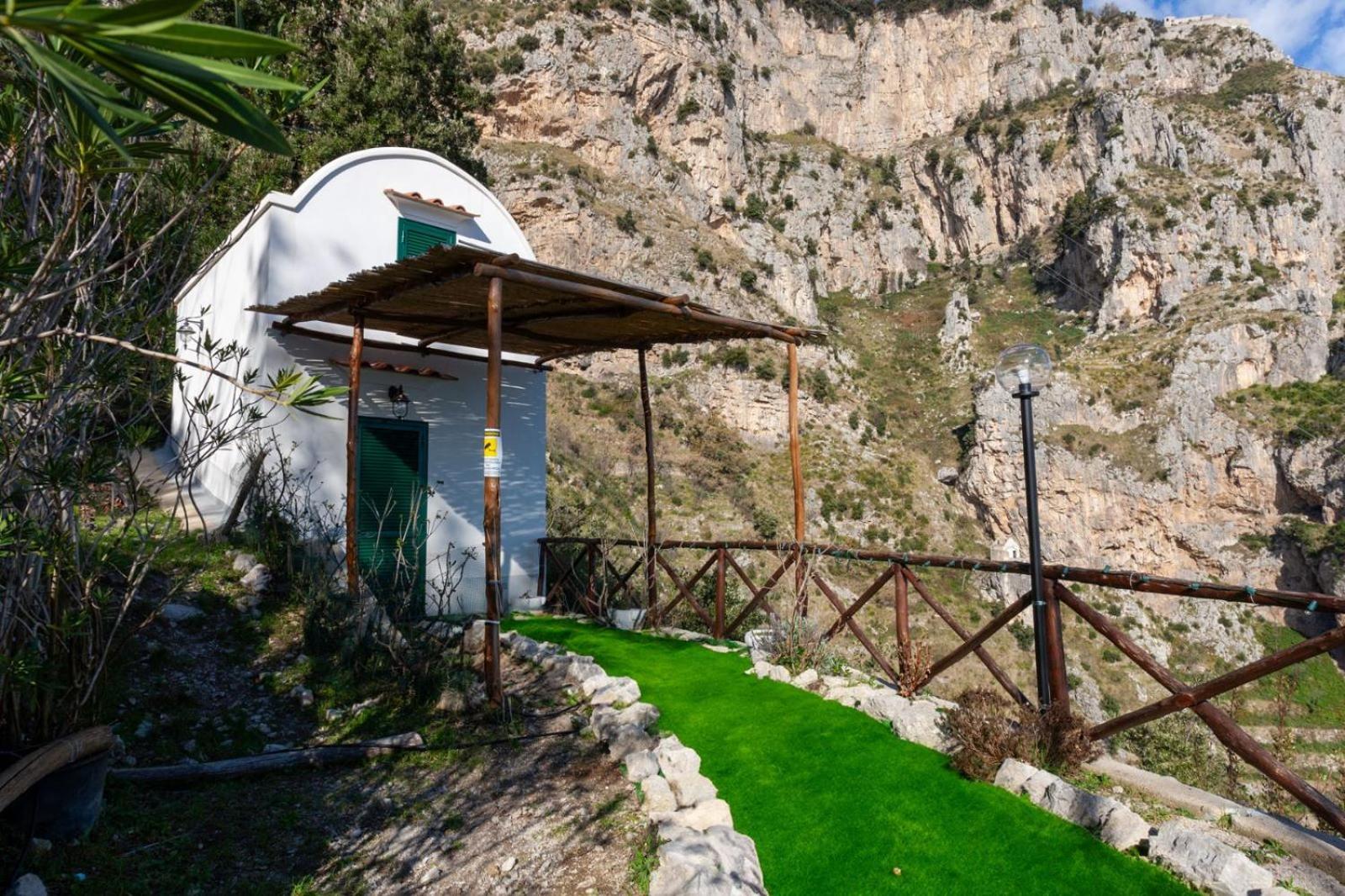La Casetta Nel Bosco, Амалфи Екстериор снимка